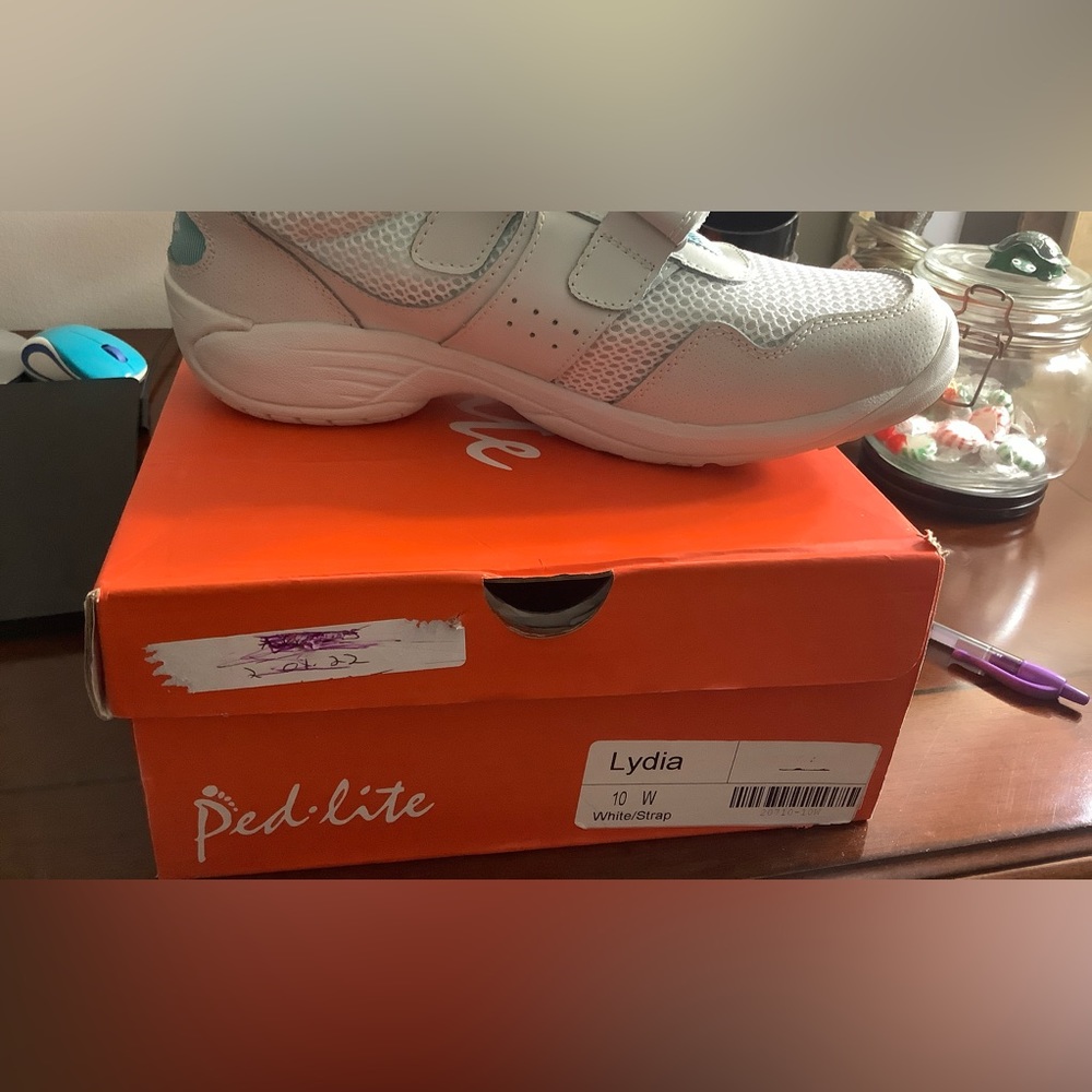 Ped lite orthopedic sneakers